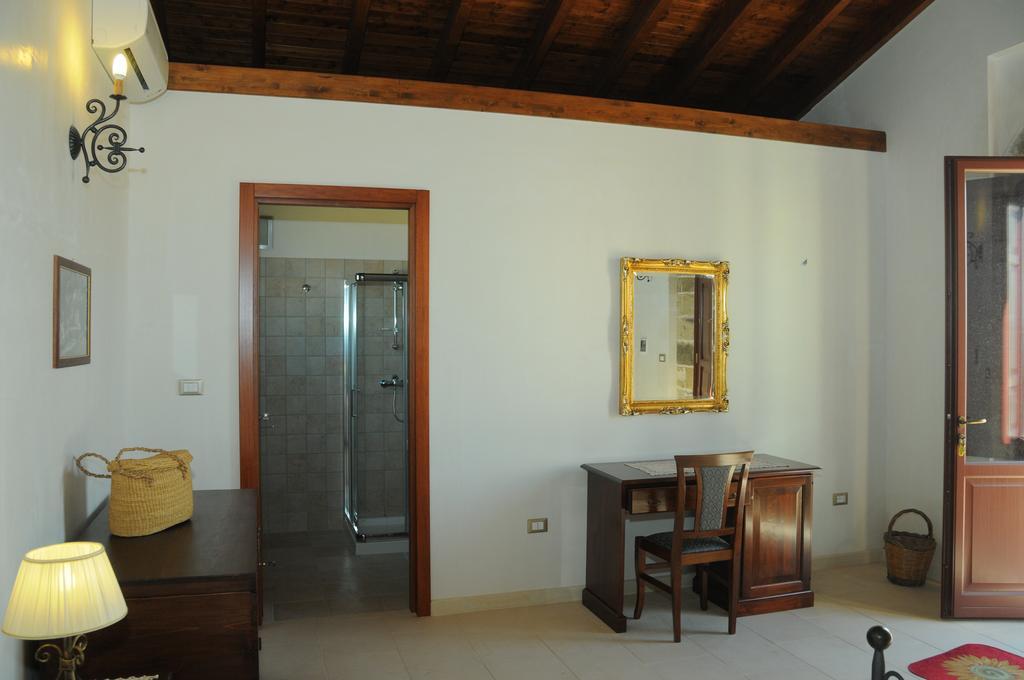 Agriturismo Masseria Quaremme Carpignano Salentino Habitación foto