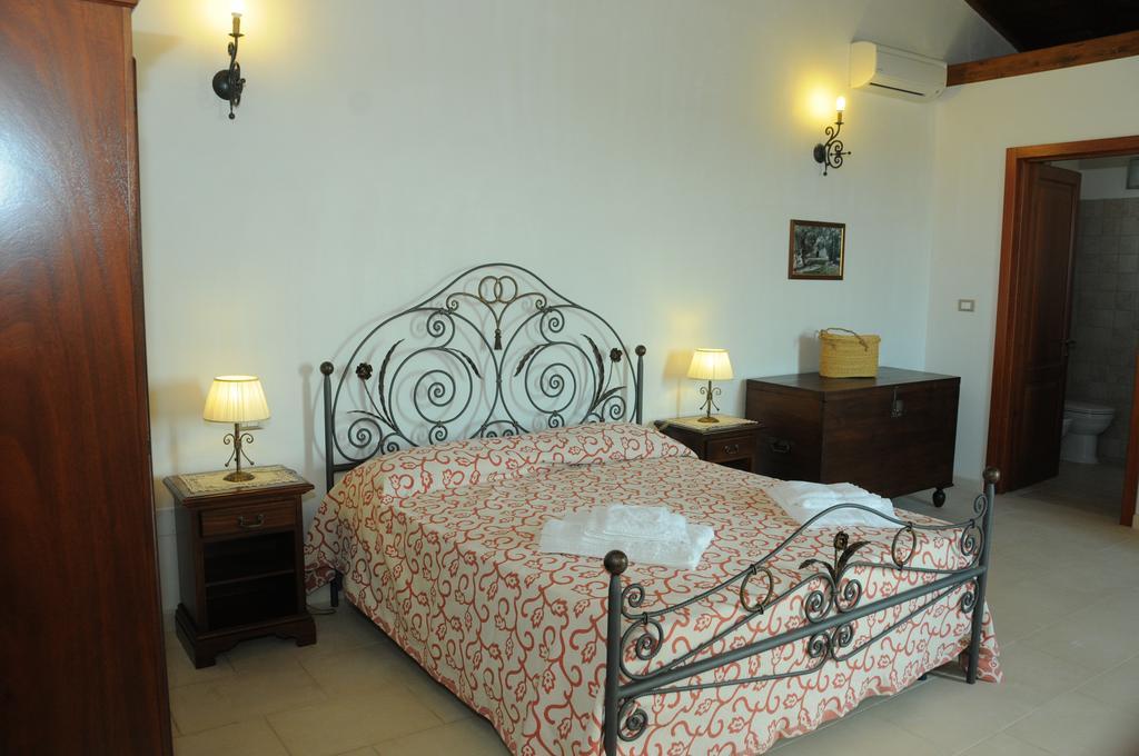 Agriturismo Masseria Quaremme Carpignano Salentino Habitación foto